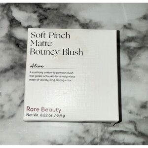 Rare Beauty Soft Pinch Matte Bouncy Blush ALIVE